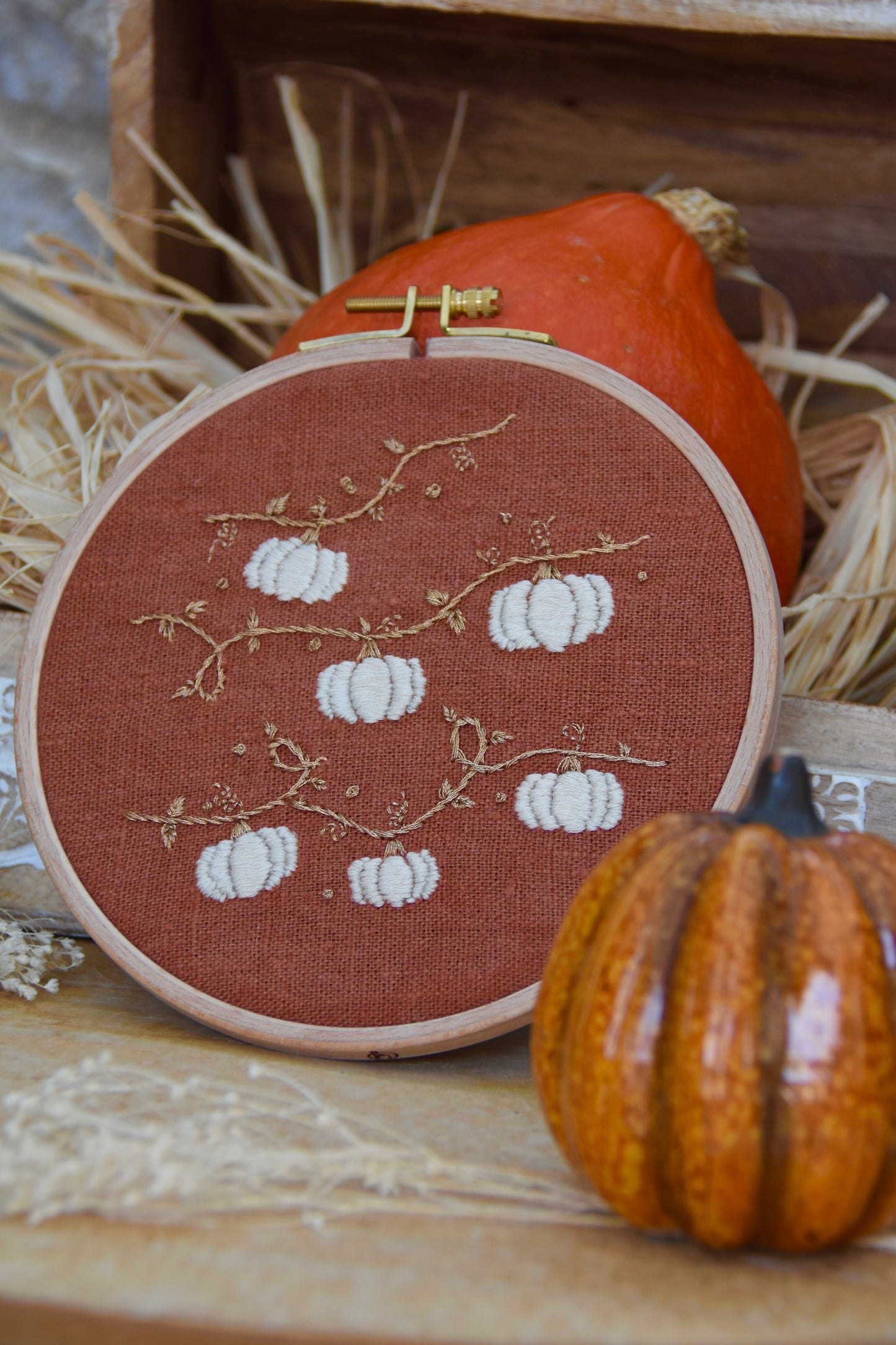 Broderie décorative Automne - guirlande de citrouilles