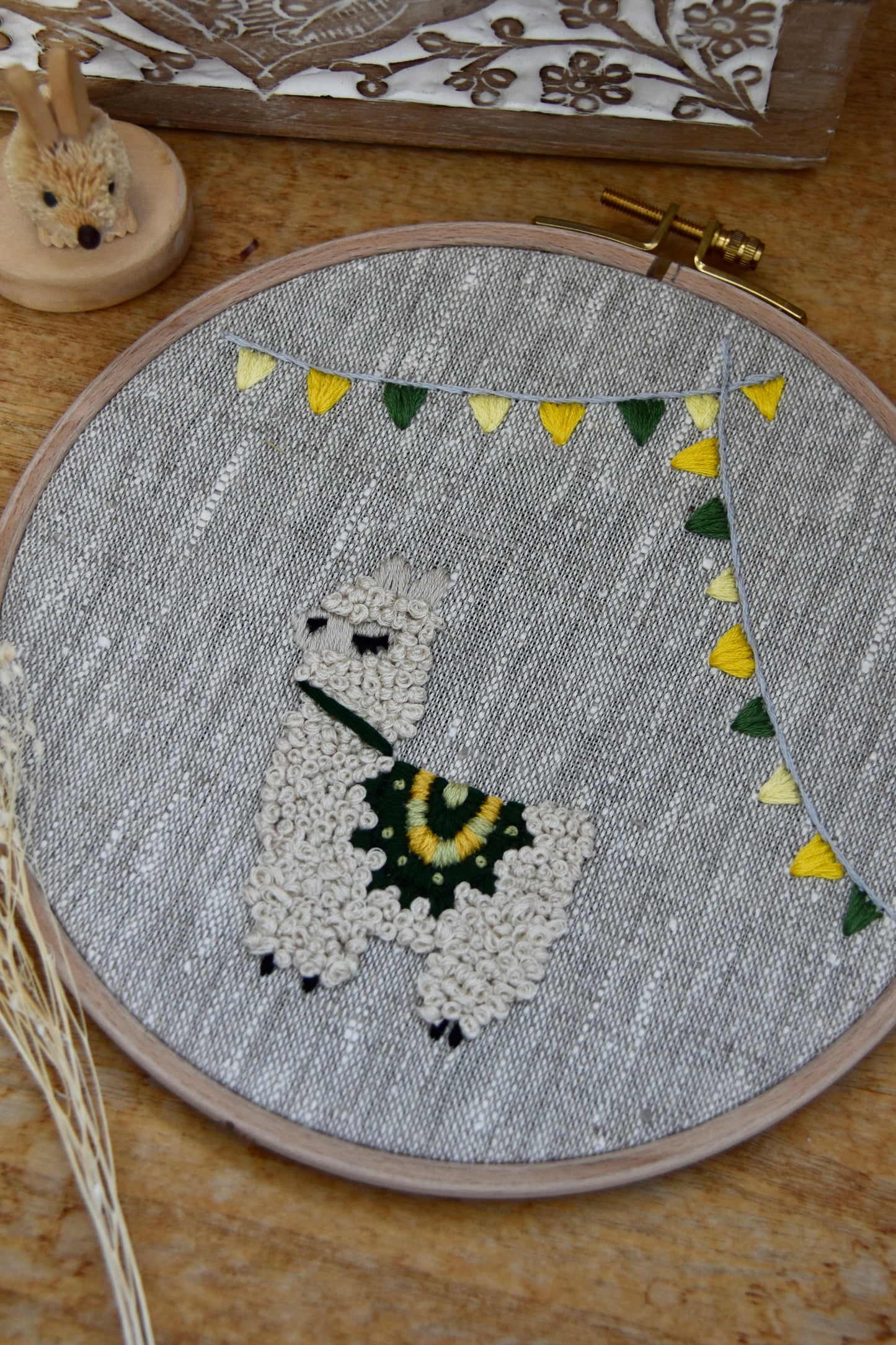 Broderie décorative Thomas le Lama