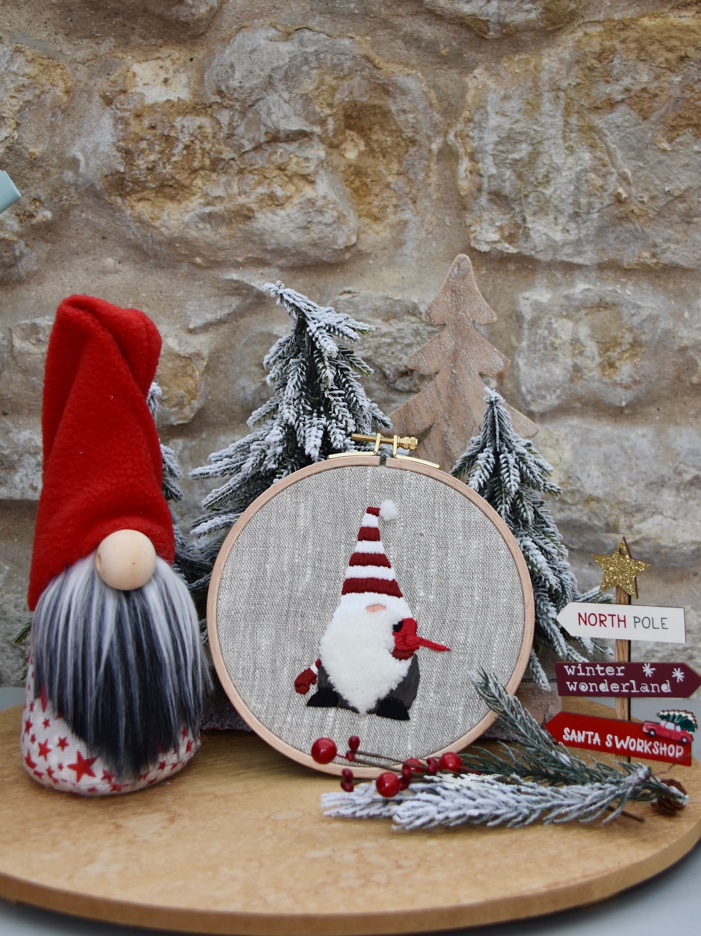 Tambour décoratif brodé à la main Tomte